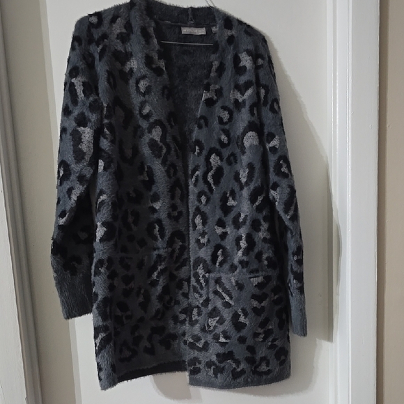 Evolution by‎ Cyrus Wallie Fuzzy Sweater size Small - Picture 2 of 4